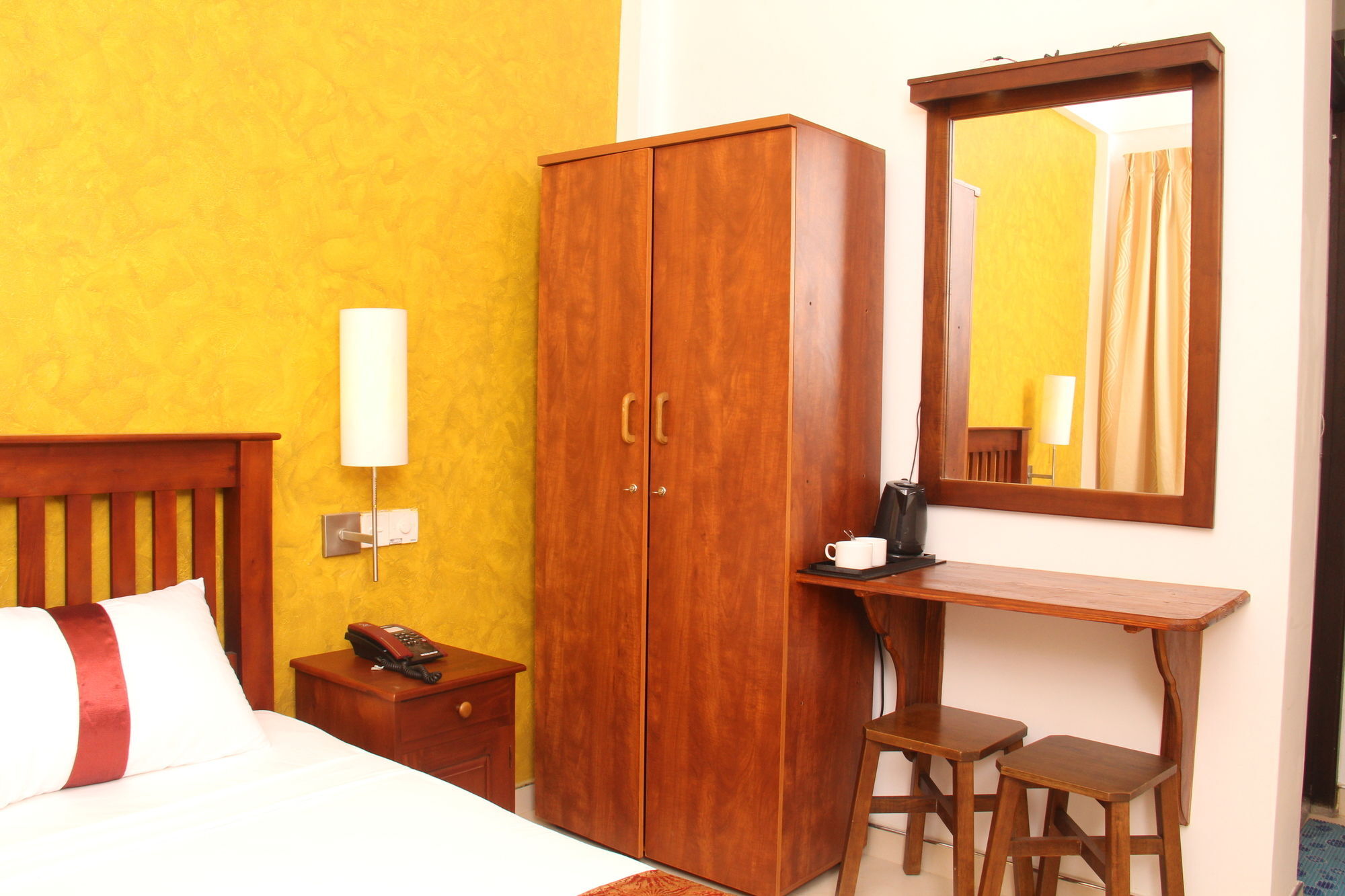 Zendara Hotel ネゴンボ エクステリア 写真