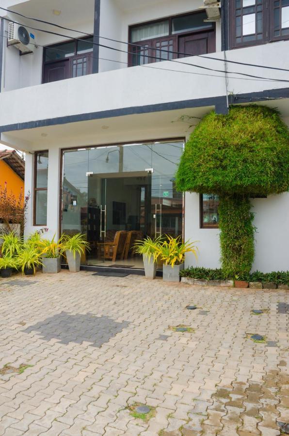 Zendara Hotel ネゴンボ エクステリア 写真